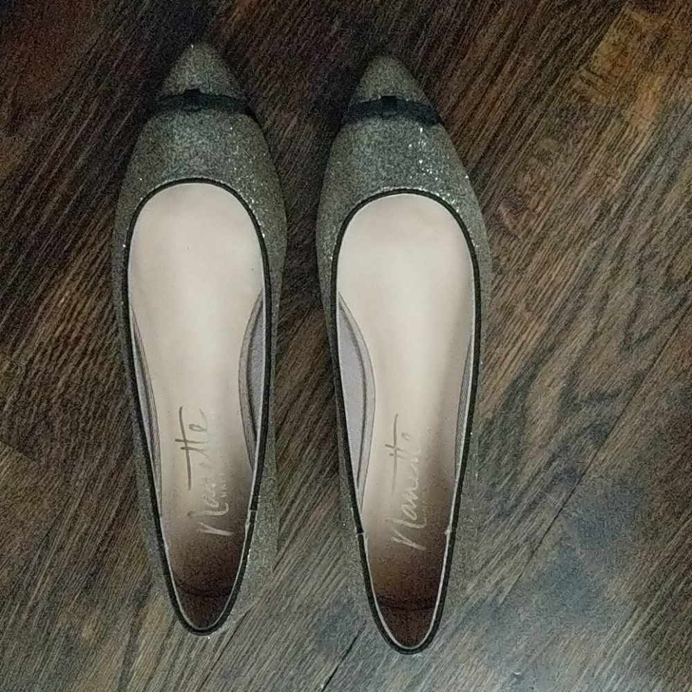 Pointy toe flats